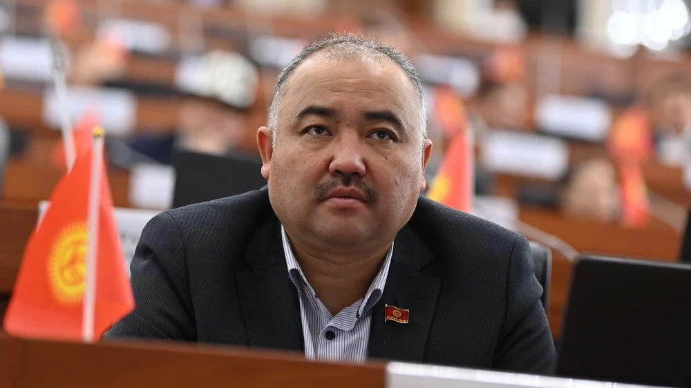 Экс-спикер ЖК мандаттан баш тартуусу мүмкүн: ЦИКке арыз келип түшкөн жок