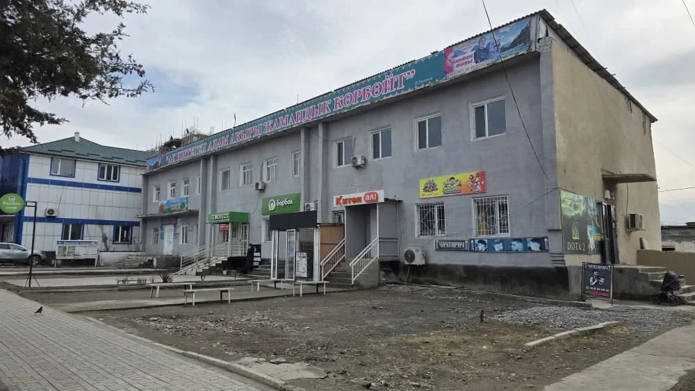 ГКНБ мамлекетке мыйзамсыз приватизацияланган «Баткен таны» редакциясынын имаратын кайтарды