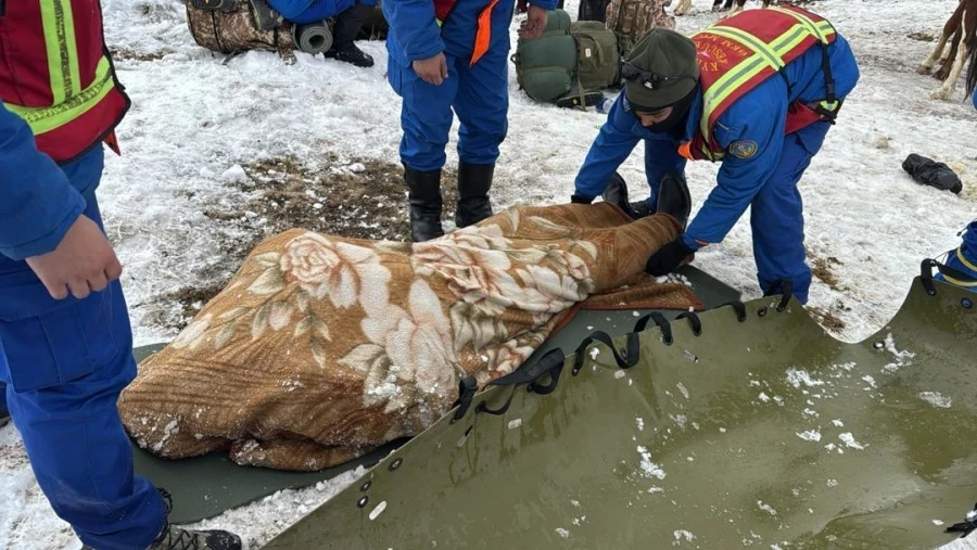 Куткаруучулар Суусамырда кар көчкүнүн алдында каза болгон чабанды табышты