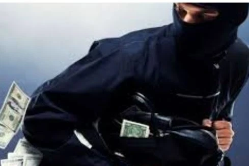 Чүй облусунда 425 миң сом уурдоого шектелген адам кармалды