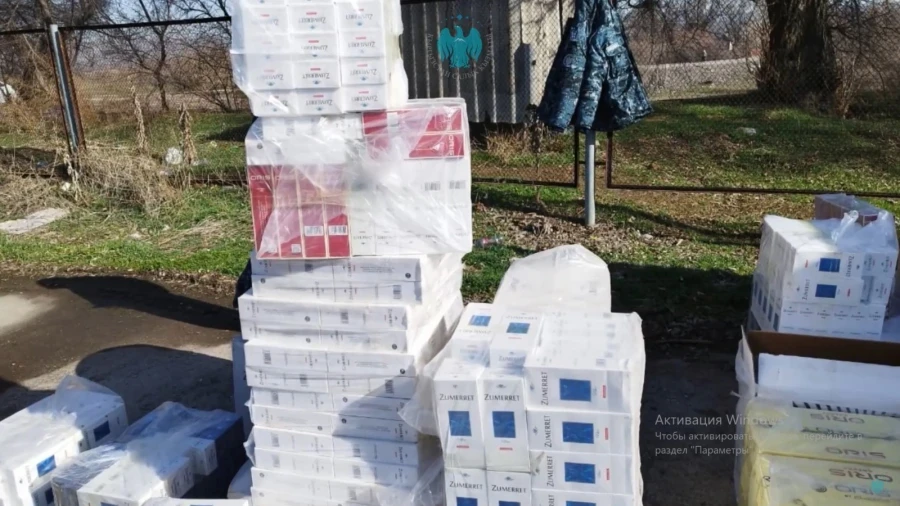 Салык кызматкерлери ири өлчөмдөгү контрафакттык сигареттерди кармап алышты