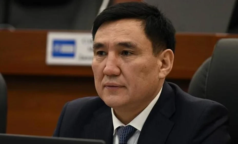 Депутат Таалайбек Сарыбашов ант берди