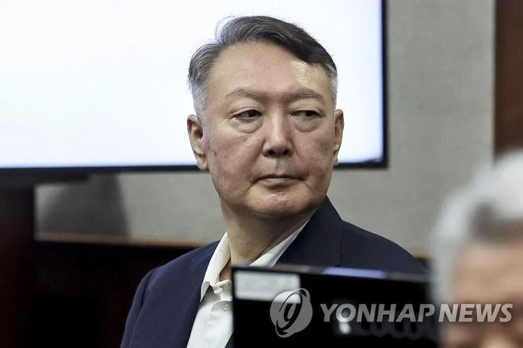 Сот Кореянын мурдагы президенти Юн Сок Ельди өмүр бою эркинен ажыратууга өкүм чыгарды