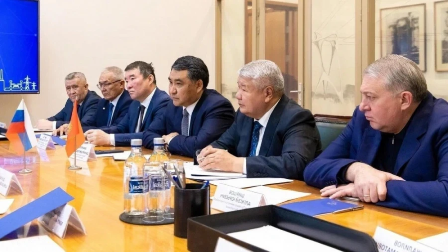Кабминде Ширшовдун "РусГидро" менен жолугушуулардагы ролу тууралуу айтып беришти