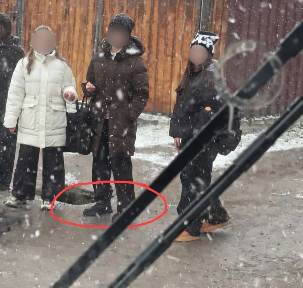 Көптөгөн борбордук автобустардын акыркы токтото турган жерлери аянычтуу абалда. Мэриянын комментарийи