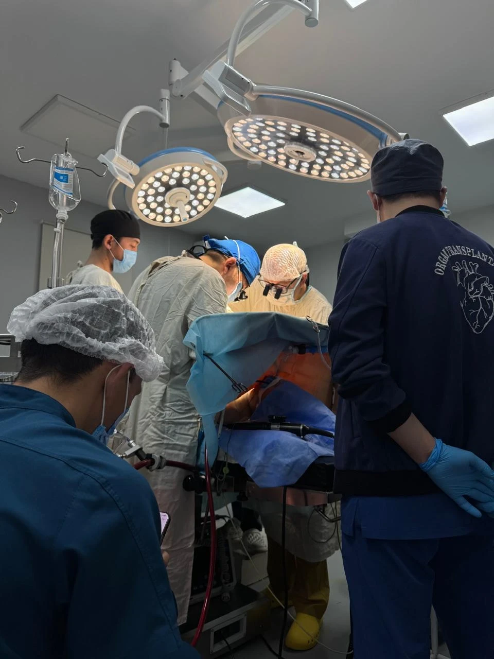 Саламаттык сактоо министринин орун басары жүрөккө татаал операцияларды жасады