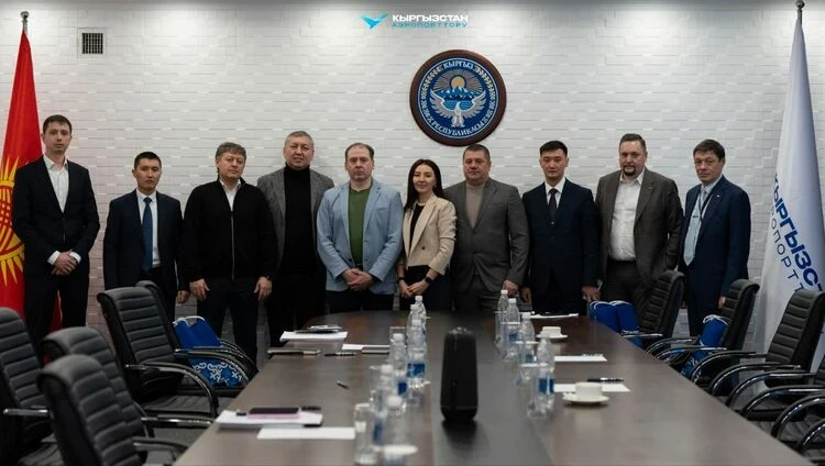 Бишкекте учактардагы тамак-аштын сапат стандарттарын киргизүү маселеси талкууланды