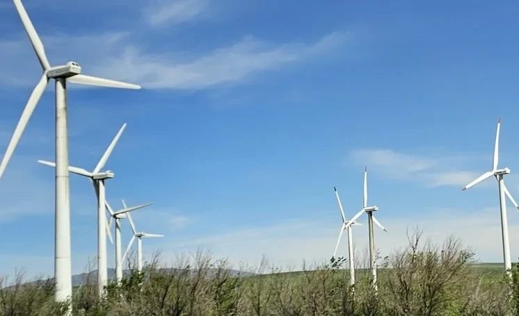 Кыргызстанда ЖЭБ өнүгүүдө: 650 МВт күн жана шамал долбоорлору иштелип жатат