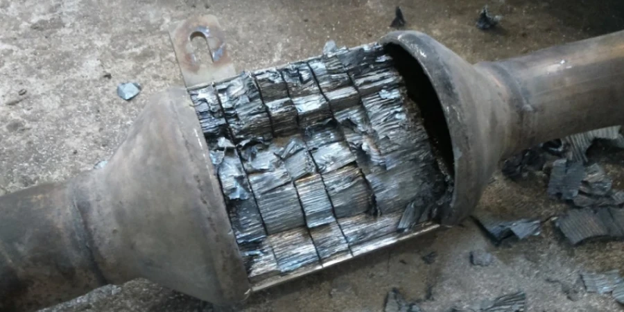 Кабмин катализаторлорду жана драгоценный металлдарды экспорттоону дагы алты айга тыюу салды