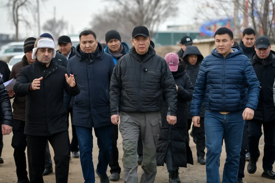 Бишкек шаарынын мэри борбордун инфраструктурасын текшерди жана жакшыртуу боюнча тапшырмаларды берди