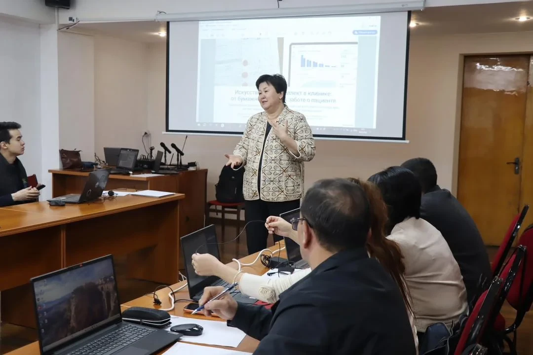 Бишкекте медициналык адистерди ИИ менен иштөөгө үйрөтүштү