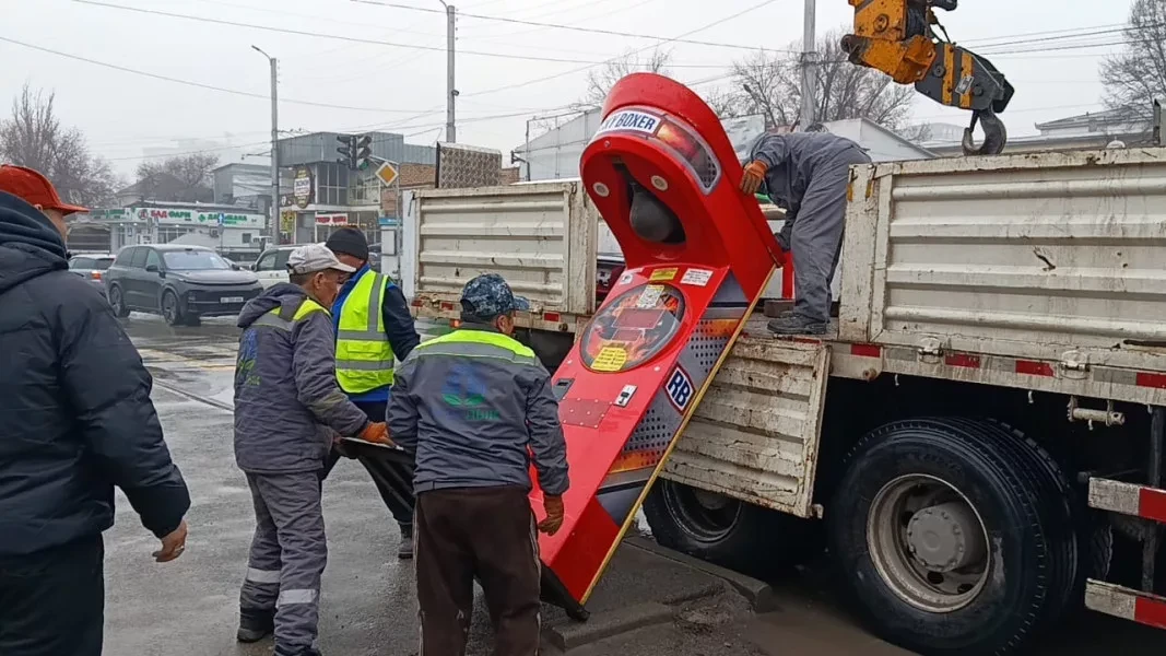 Бишкекте күч өлчөгүчтөрдү демонтаждашат