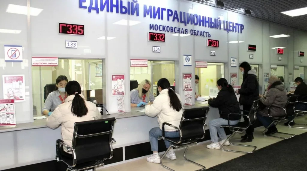 Where is it more profitable for citizens of Kyrgyzstan to work in Russia now