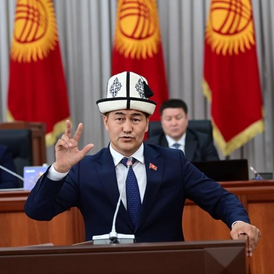 Экс-депутат Шайлообек Атазов обвинил экс-спикера ЖК Нурланбека Тургунбек уулу «в предательстве»