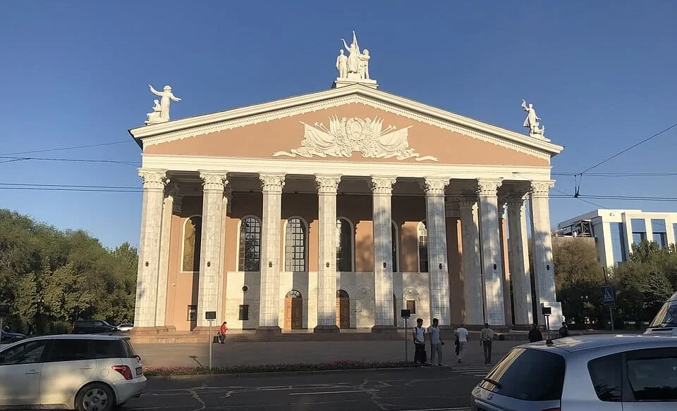 Театр оперы и балета им.А.Малдыбаева представил репертуар на март