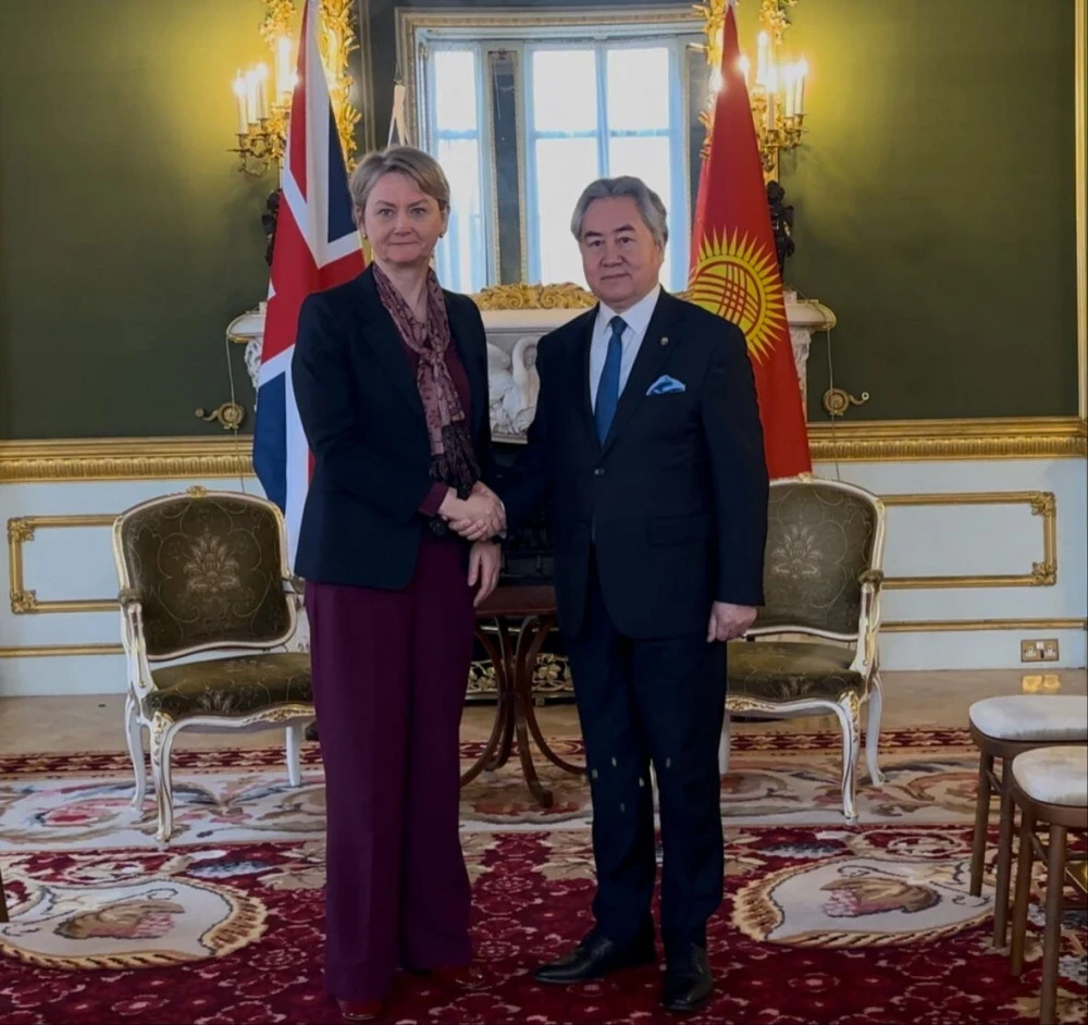 Кыргызстан поднял вопрос санкций со стороны Великобритании на встрече в Лондоне