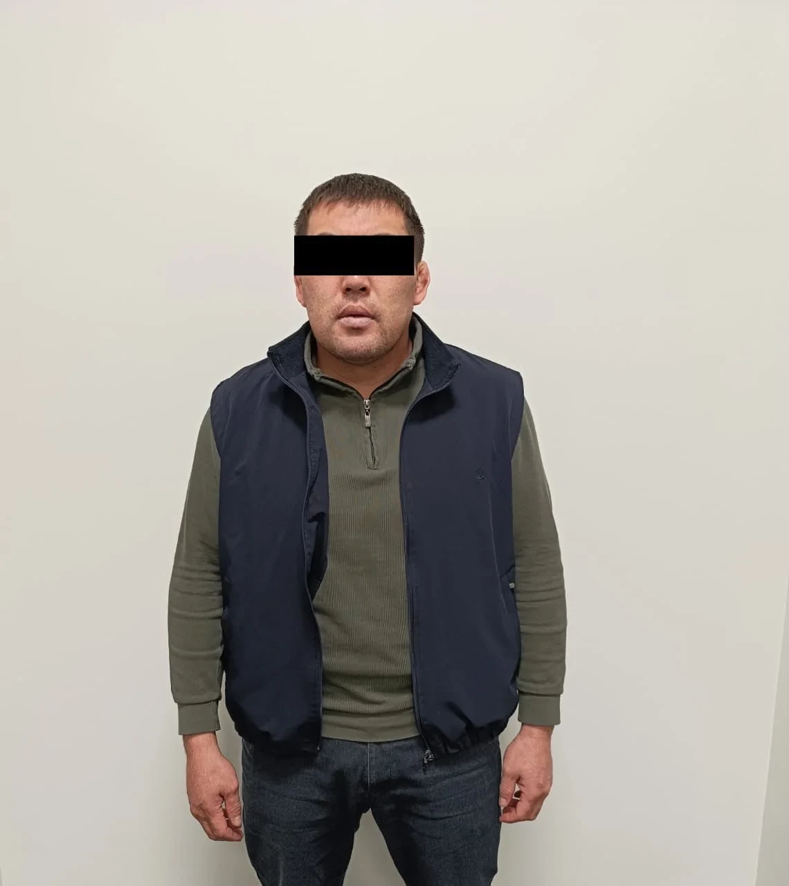 В Бишкеке задержаны сотрудники УВД Первомайского района за взятку