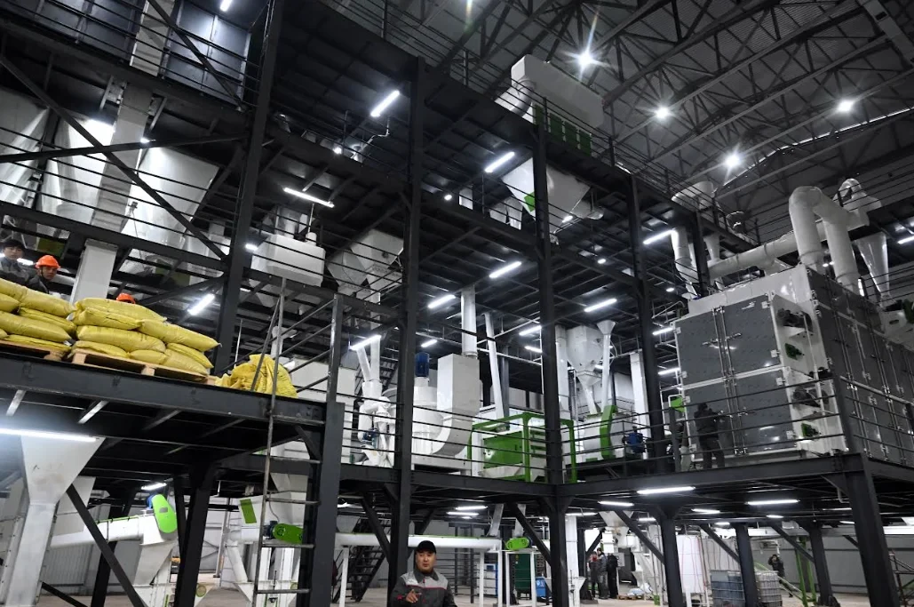 В Чуйской области открылся завод рыбных кормов. Основатель ответил на слухи о качестве