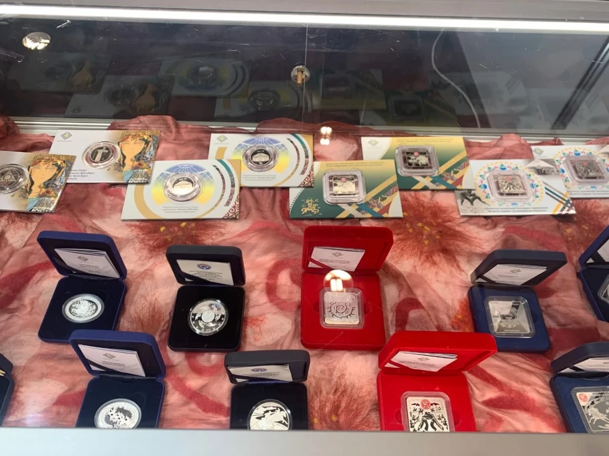 Кыргызстандык банкноталар жана монеталар Берлинде өткөн көргөзмөдө көрсөтүлдү