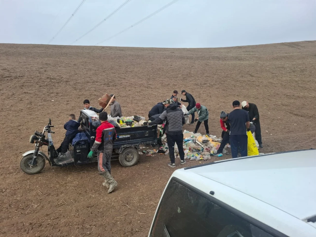 Организатора конных игр в Узгене оштрафовали за мусор после мероприятия