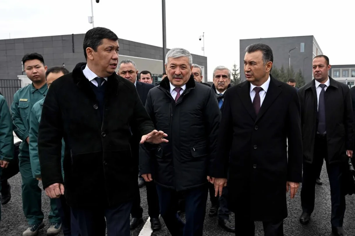 Adylbek Kasymaliev and Kohir Rasulzoda visited the eco-technology plant in Bishkek