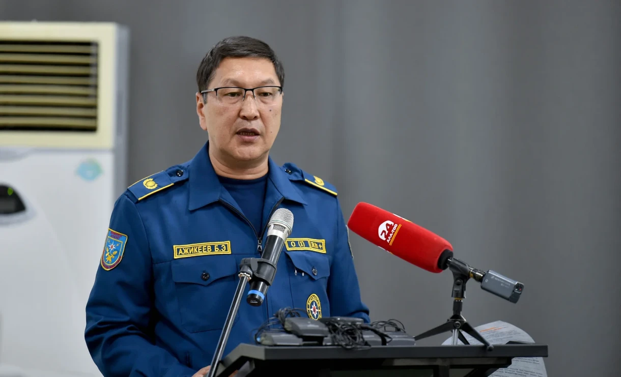 Бообек Ажикеев өзүнө жүктөлгөн ЧС министри кызматынан бошотулду