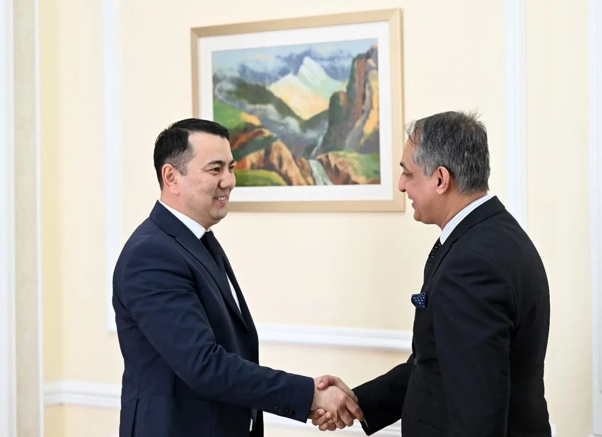 Спикер Жогорку Кенеша принял посла Пакистана