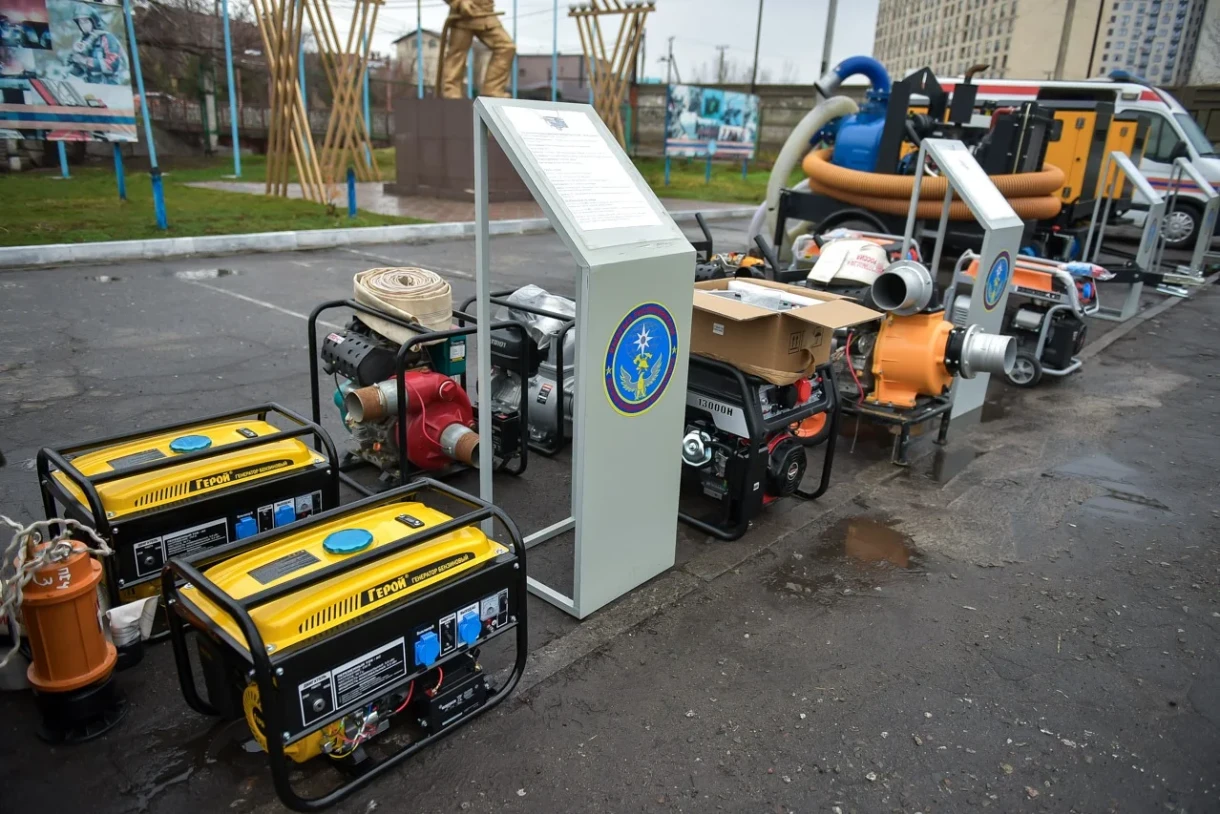 The City Hall handed over new equipment to the capital's Ministry of Emergency Situations.