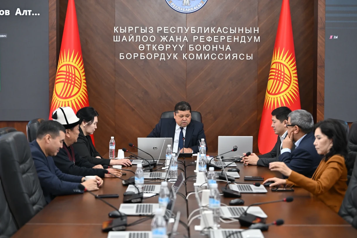 ЦИК КР көпмандаттуу округ №13 боюнча шайланган депутаттарды каттады