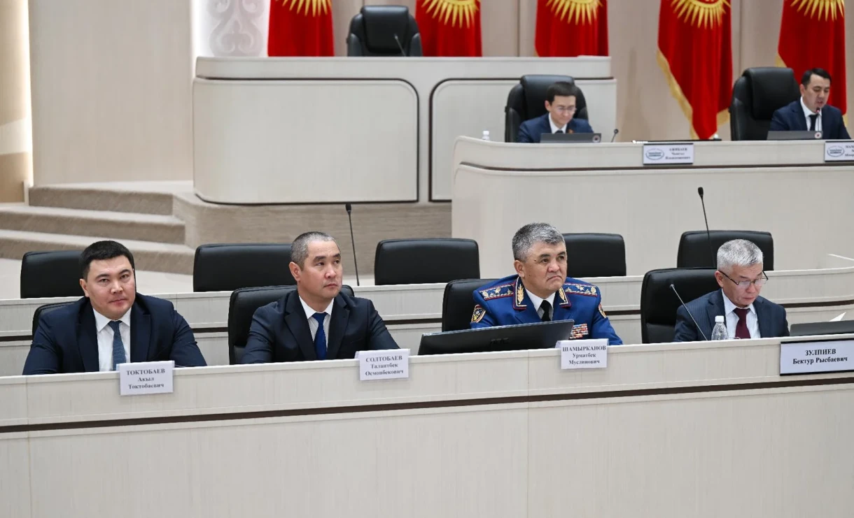 Жогорку Кеңеш үч министрдин кандидатураларын жактырды