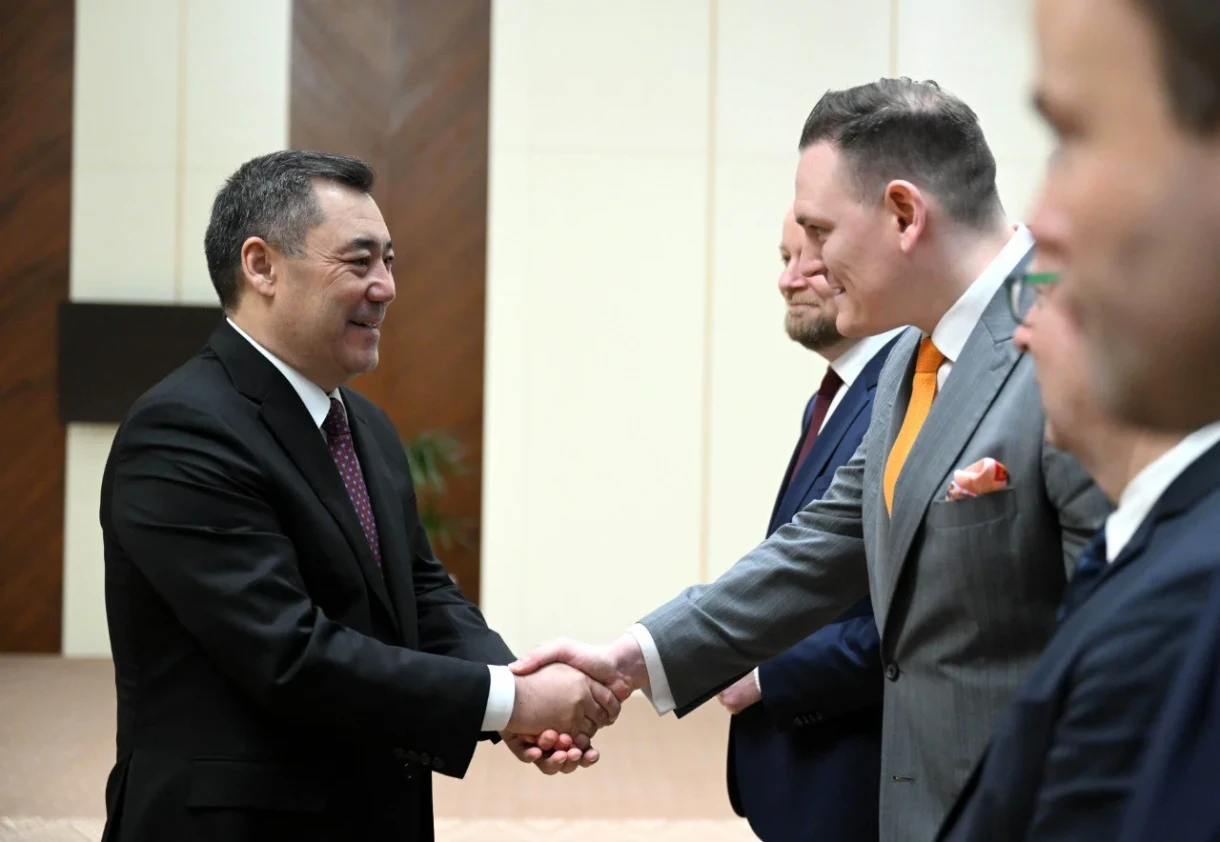 Садыр Жапаров Европалык парламенттын депутаттарын кабыл алды