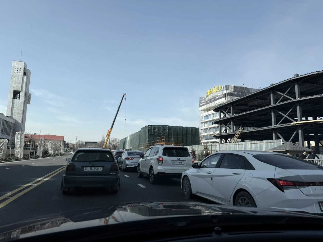 ЦУМдагы ювелирдик борбордун курулушун «кызыктардан» жашырып коюшту