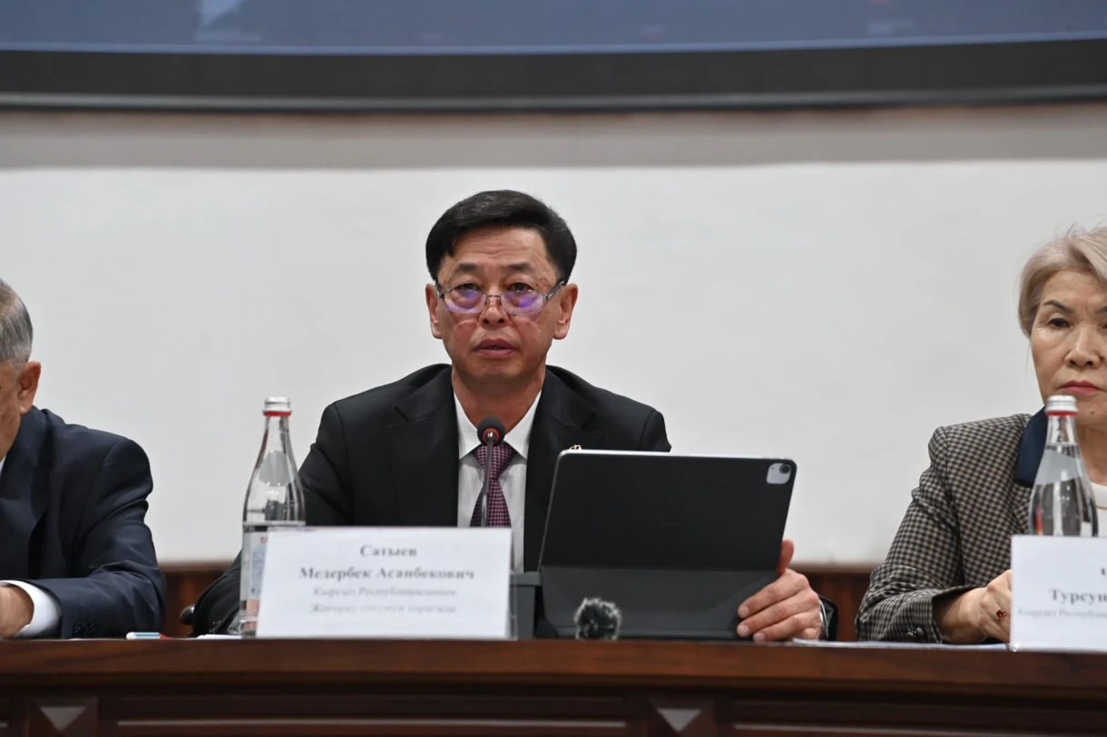 Медербек Сатыев: Соттук система өзүн-өзү тазалоосу керек