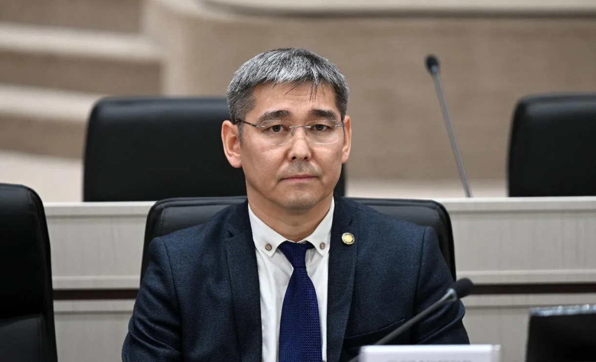 Жогорку Кенеш Дамирбек Осмоновдун саламаттык сактоо министри кызматына кандидатурасын жактырды