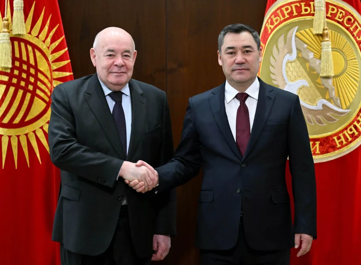 Садыр Жапаров Россия президентинин атайын өкүлү Михаил Швыдкогону кабыл алды