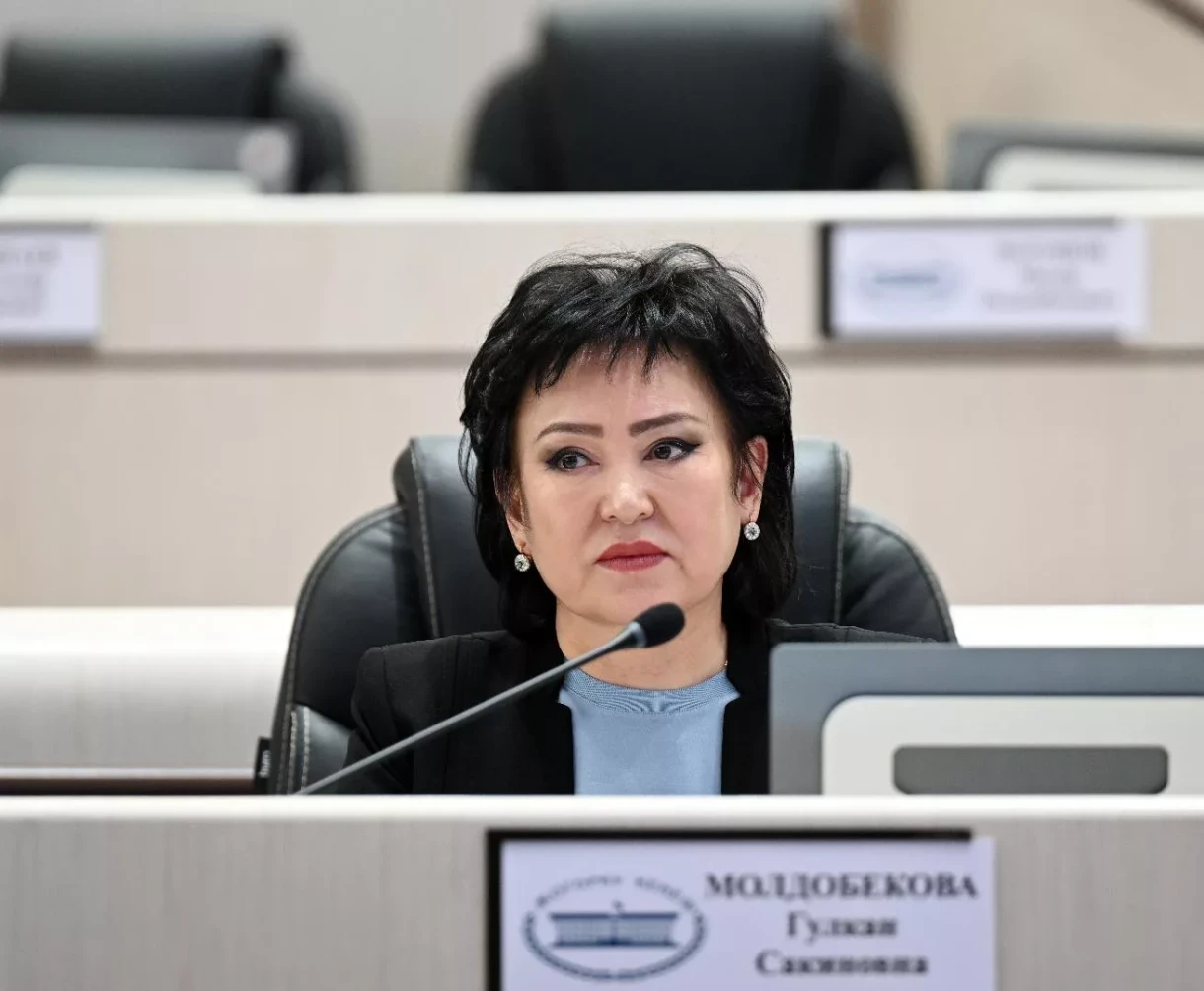 Депутат Гулкан Молдобекова Эмгек, саламаттык сактоо, аялдар жана социалдык маселелер боюнча комитеттин төрайымы болуп шайланды
