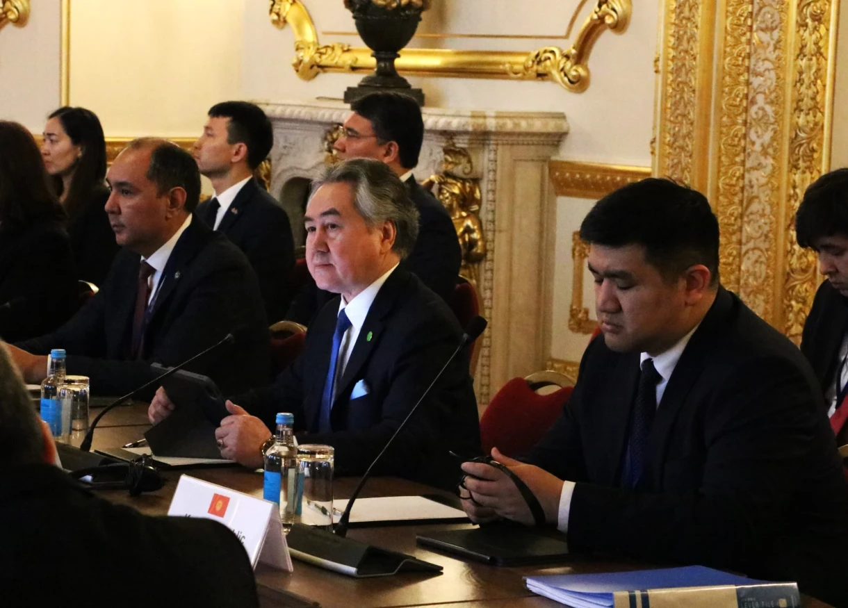 Кулубаев на встрече в Лондоне выразил обеспокоенность влиянием санкций на сотрудничество