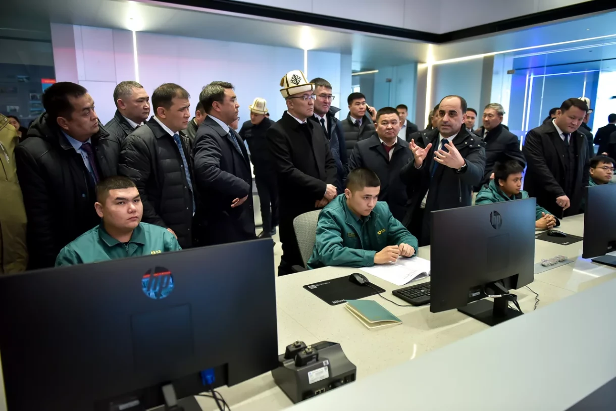 Губернаторы, мэры и акимы посетили первый в Бишкеке завод по переработке ТБО в электроэнергию