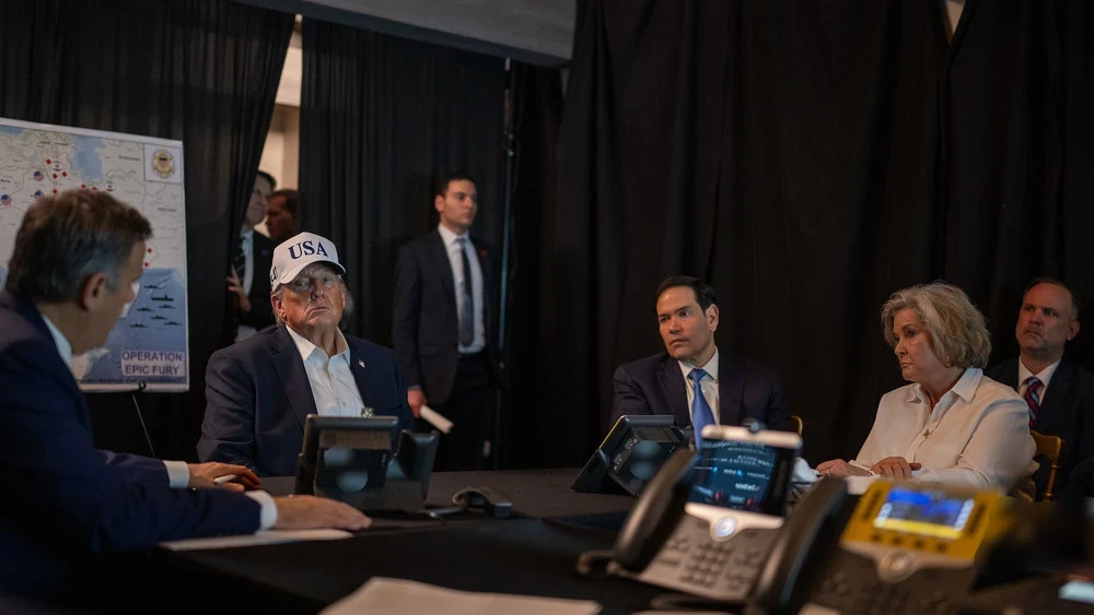 <b>Фото </b>— Как Трамп руководил операцией «Эпическая ярость» против Ирана из Мар-а-Лаго