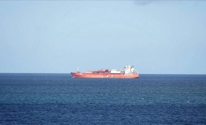 Поставки нефти через Ормузский пролив резко сократились