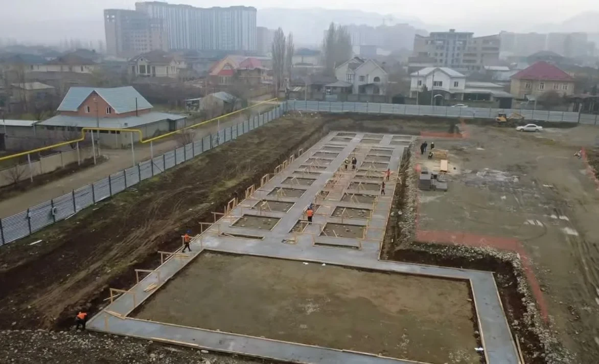 Construction of a new school for 750 students is underway in the residential area "Kok-Zhar"
