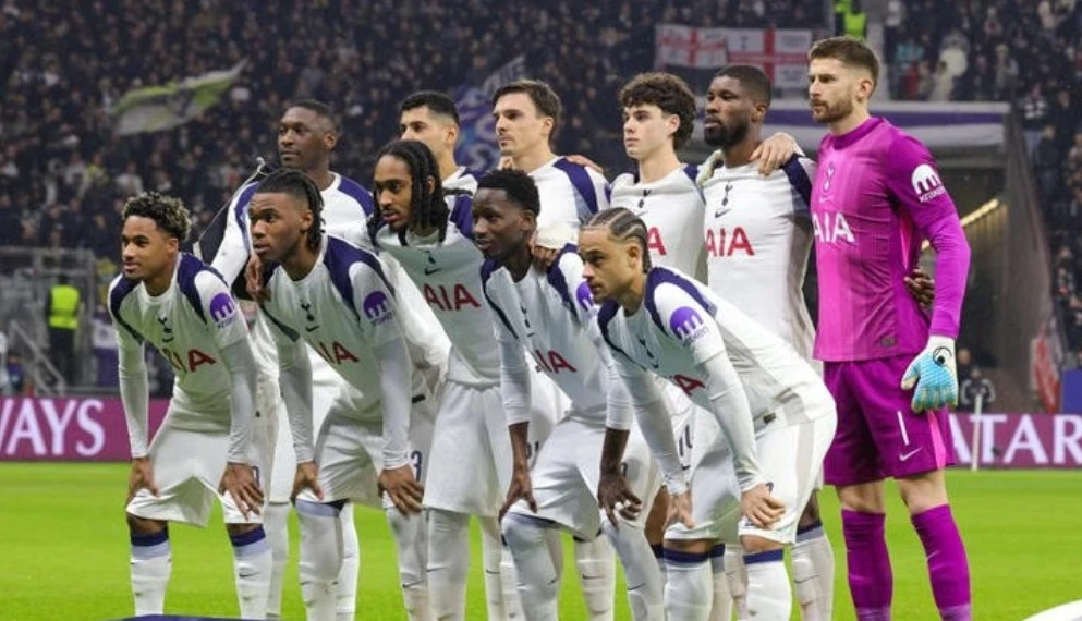 ФК Tottenham оштрафован за нацистские жесты фанатов