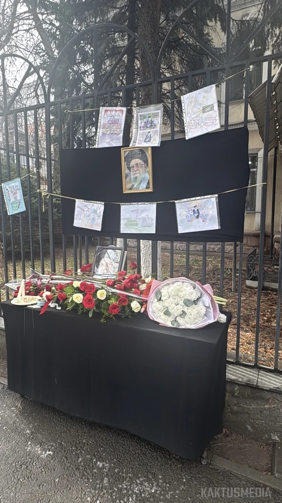 People Bring Flowers to the Iranian Embassy in Bishkek (photos and videos)
