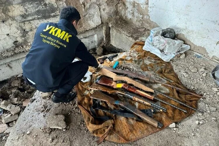 A cache of firearms and ammunition discovered in Talas