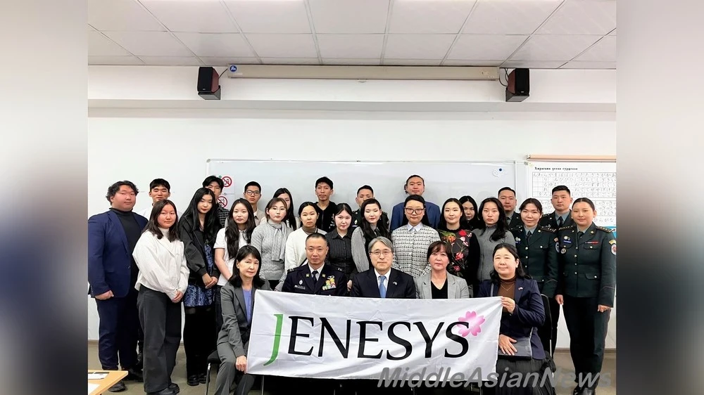 Посол Игавахара присутствовал на прощальной встрече программы Jenesys