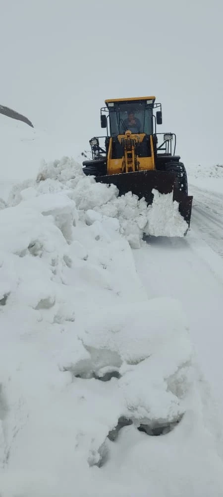 An avalanche occurred on the Bishkek - Naryn - Torugart highway