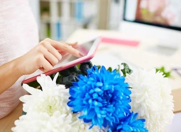 Residents of Bishkek Have Started Buying Flowers Online More Often