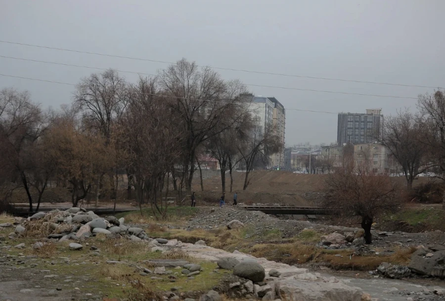 In Osh, 7 km of bike paths and sidewalks will be laid along the banks of Ak-Buura.