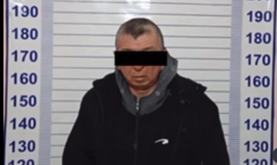 В доме у жителя Кемина обнаружили оружие и 1,5 кг наркотиков