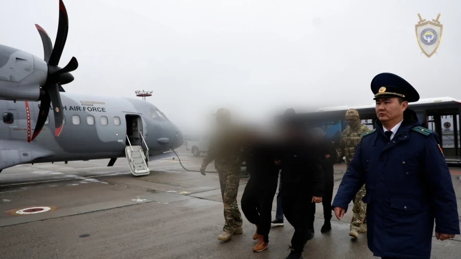 Кыргызстан Польшага оор кылмыштарда шектелген эки адамды экстрадициялады